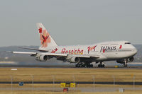 JA8186 @ YSSY - JAL 747-300 - by Andy Graf-VAP