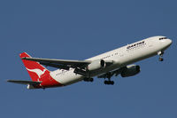 VH-ZXB @ YMML - Qantas 767-300