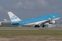 PH-BFT @ WMKK - KLM 747-400