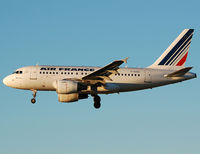F-GUGC @ LEBL - Air France baby on short final to RWY 25R. - by Jorge Molina
