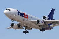 N392FE @ LAX - FedEx N392FE Axton (FLT FDX3154) from Fort Worth Alliance (KAFW) on short-final to RWY 25L. - by Dean Heald