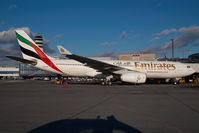 A6-EKR @ VIE - Emirates Airbus A330-200 - by Yakfreak - VAP