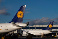 D-AILS @ VIE - Lufthansa Airbus A319 - by Yakfreak - VAP