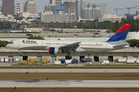 N659DL @ KFLL - Delta Airlines 757-200 - by Andy Graf-VAP