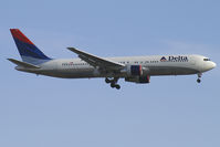 N138DL @ KLAS - Delta Airlines Boeing 767-300 - by Thomas Ramgraber-VAP