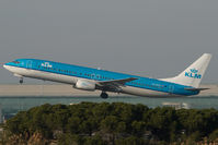 PH-BXO @ BCN - KLM Boeing 737-900 - by Yakfreak - VAP