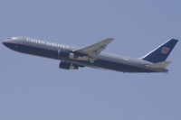 N670UA @ KLAX - United Airlines Boeing 767-300 - by Thomas Ramgraber-VAP