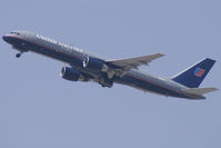 N552UA @ KLAX - United Airlines Boeing 757-200 - by Thomas Ramgraber-VAP