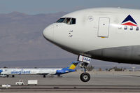 N144DA @ KLAS - Delta Airlines / 1999 Boeing 767-332 - by Brad Campbell