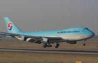 HL7605 @ LOWW - Korean 747-400 Cargo - by Delta Kilo