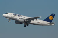 D-AILW @ BCN - Lufthansa Airbus A319 - by Yakfreak - VAP