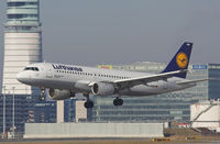 D-AIQM @ LOWW - Lufthansa  A320 on finale for rwy 16 - by Delta Kilo