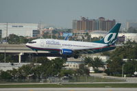 N285AT @ KFLL - Boeing 737-700 - by Mark Pasqualino