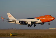 OO-THA @ VIE - TNT Boeing 747-400 - by Yakfreak - VAP