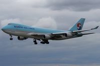 HL7600 @ VIE - Korean Air Cargo 747-400F - by Luigi