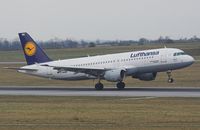 D-AIQM @ LOWW - Lufthansa - by Delta Kilo