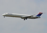 N901DA @ DFW - Delta Airlines landing 18R at DFW - by Zane Adams