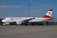 OE-LBO @ VIE - Austrian Airlines Airbus A320 - by Yakfreak - VAP