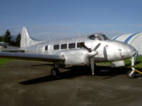 N4913V - 13V AT CHILLIWACK AIRPORT - by C.MOORE