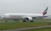 A6-EBT @ EGCC - Emirates B777 taxies in at Manchester - by Terry Fletcher