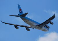 HL7605 @ LOWW - Korean Air Cargo - by Daniel Jany