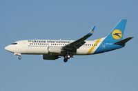 UR-GAH @ VIE - Ukraine International 737-300 - by Luigi