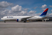 N185DN @ VIE - Delta Airlines Boeing 767-300 - by Yakfreak - VAP