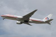 N785AN @ EGLL - American Airlines 777-200