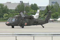82-23751 @ VIE - USA - Army Sikorsky Black Hawk - by Thomas Ramgraber-VAP