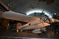 N105W @ KIAD - Lockheed Vega 5C