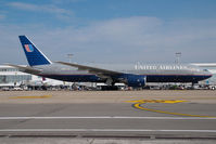 N771UA @ EBBR - United Airlines Boeing 777-200 - by Yakfreak - VAP