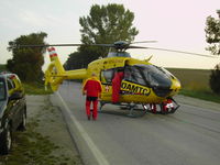 OE-XEJ - Rescue mission after car accident - by Amadeus