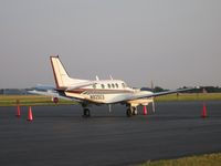 N925ES @ KGSO - King Air 90 - by Tom Cooke