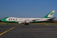 B-2421 @ VIE - Jade Cargo Boeing 747-400 - by Yakfreak - VAP