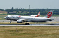 OE-LEU @ VIE - NIKI Airbus A320-214 - by Joker767