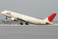 JA8377 @ RJTT - Japan Airlines - by Christian Waser