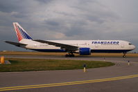 EI-UNF @ VIE - Transaero Boeing 767-300 - by Yakfreak - VAP