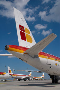 EC-HTC @ VIE - Iberia Airbus 320 - by Yakfreak - VAP