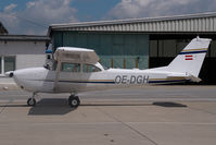 OE-DGH @ VIE - Cessna 172 - by Yakfreak - VAP
