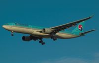 HL7585 @ LOWW - Korean Air  A330 - by Delta Kilo