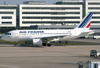 F-GRHM @ LFPG - Air France - by Christian Waser