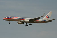 N686AA @ DFW - American Airlines landing 18R at DFW
