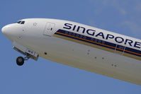 9V-SWS @ ZRH - Singapore Airlines Boeing 777-312(ER) - by Juergen Postl