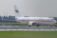 A6-AUH @ VIE - UAE - Royal Flight Boeing 737-800 - by Thomas Ramgraber-VAP