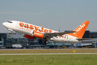 G-EZKC @ VIE - Easyjet Boeing 737-700 - by Yakfreak - VAP