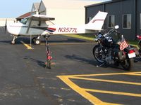 N3577L @ DLZ - On the ramp at Delaware, Ohio - by Bob Simmermon