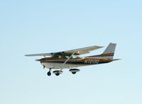N7213Q @ KOSH - Cessna 172 - by Mark Pasqualino