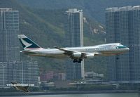 B-HUO @ VHHH - Cathay Pacific Cargo arriving on runway 25L - by Michel Teiten ( www.mablehome.com )