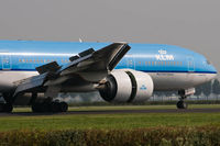 PH-BQI @ EHAM - Landing in Amsterdam - by Thomas Jansen