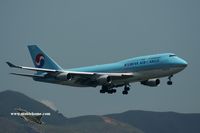 HL7606 @ VHHH - Korean Airlines Cargo on runway 25L - by Michel Teiten ( www.mablehome.com )